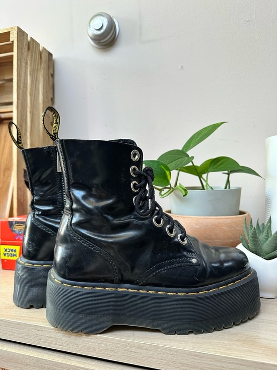 Dr. Martens Shoes - Dr. Marten Jadon Max Boots